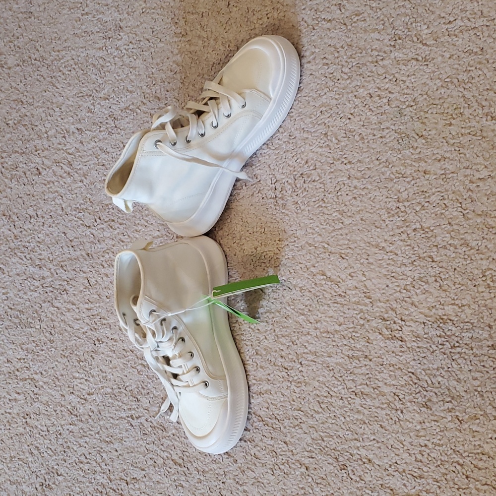 Beneunder High-Top Sneakers - White